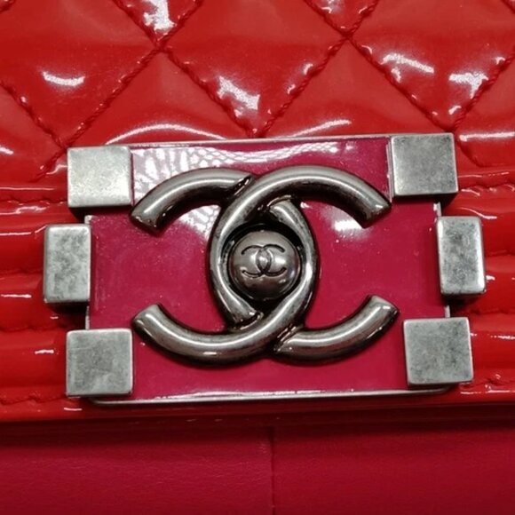 0121795BO (X6) Chanel Shoulder Bag Red Enamel - Picture 8 of 13
